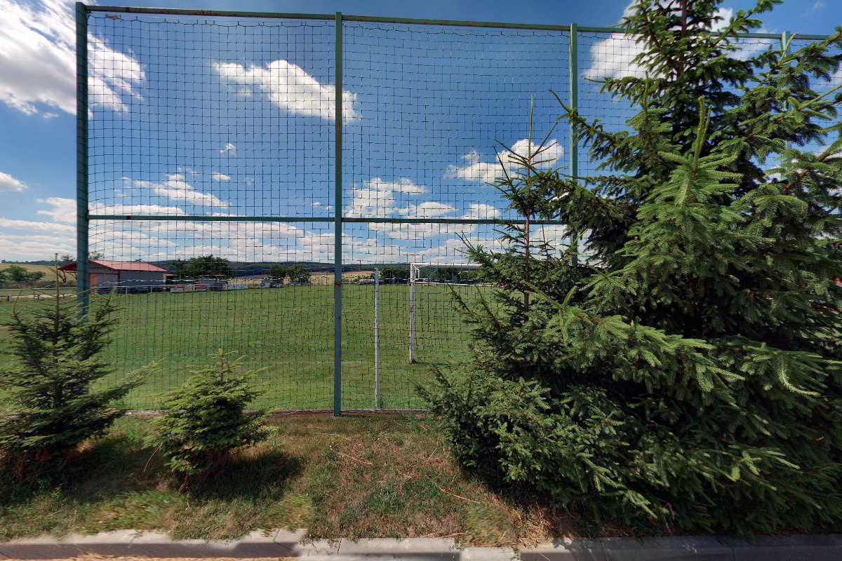 Fotbalové hřiště Jezeřany-Maršovice