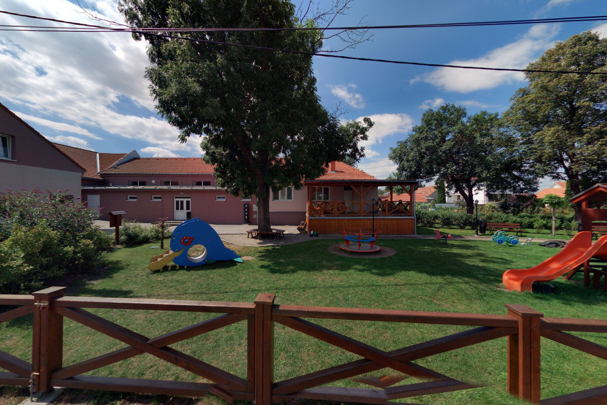 Nabíjecí stanice pro elektrokola a mobilní zařízení foto 3