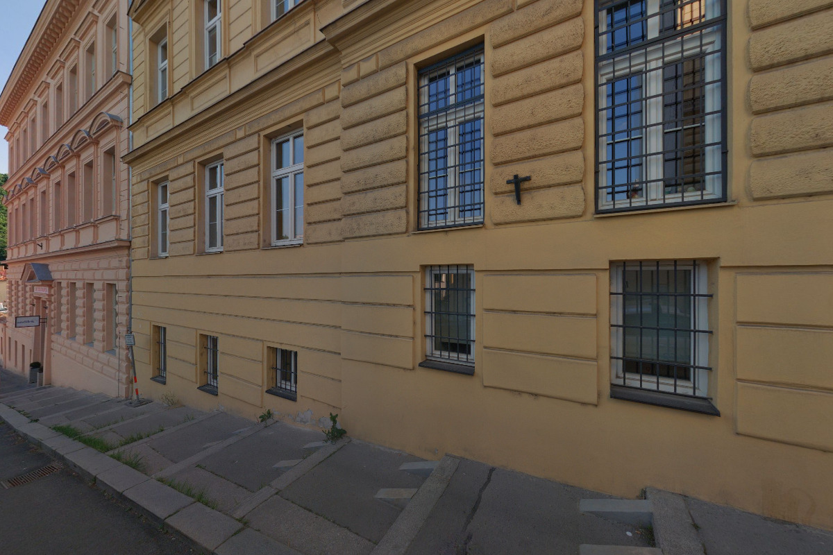 Základní škola, Praha 5, Pod Radnicí 5 foto 3