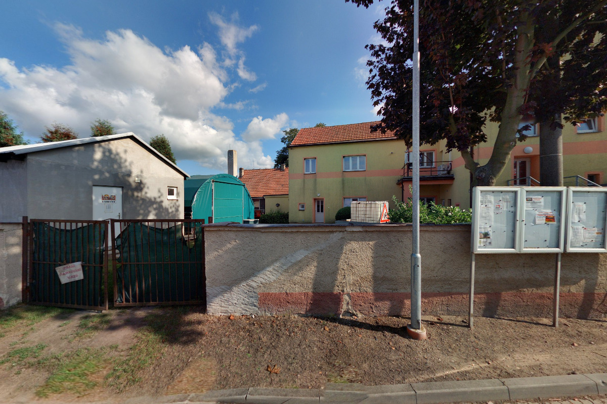 Tuhaň - obecní úřad foto 4