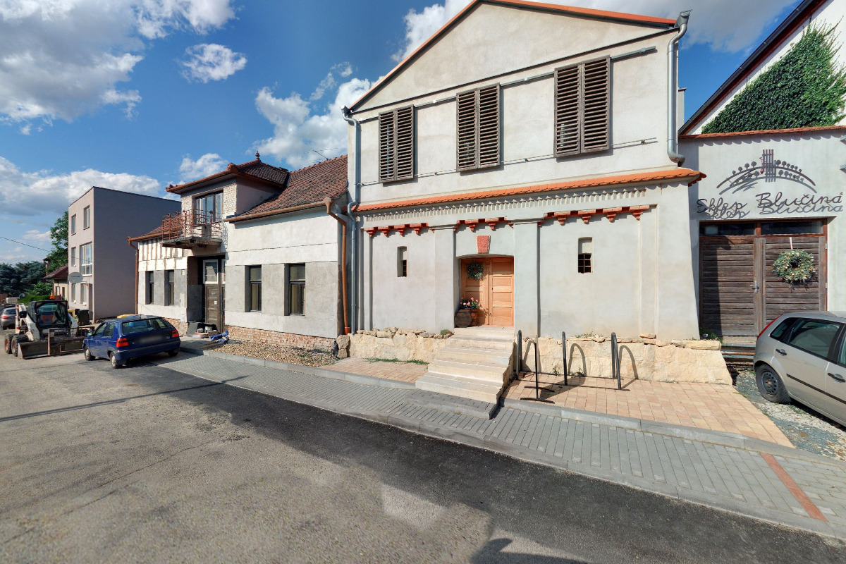 Malé domácí vinařství Sklep Blučina foto 2