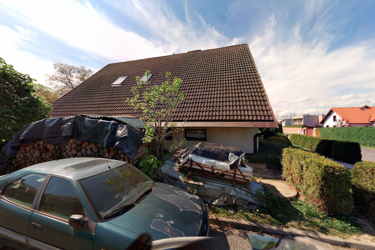 Zámečnictví u fotbalového stadionu