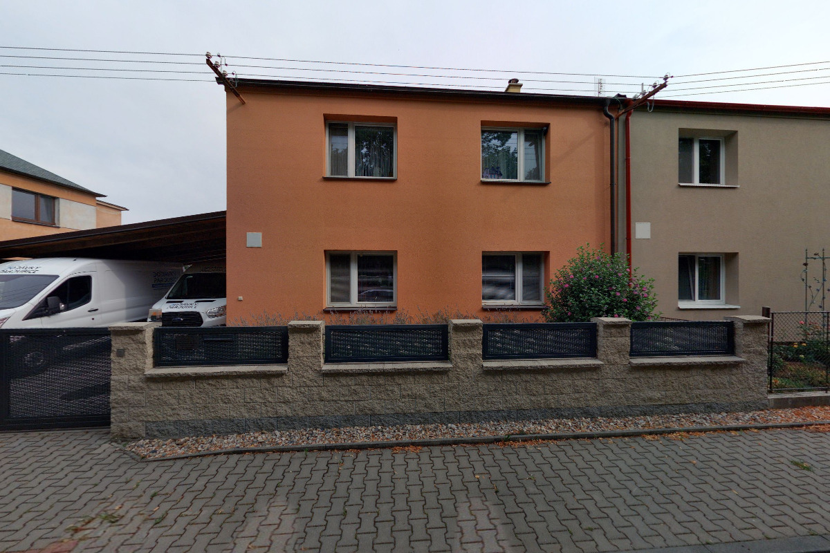 Půjčovna vozíků a přívěsů