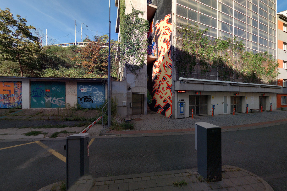 Parkovací dům PINKI PARK foto 4