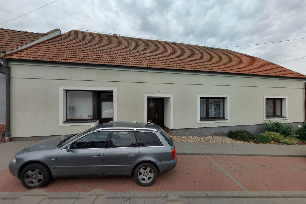 AUTODÍLY TESAŘ, s.r.o.