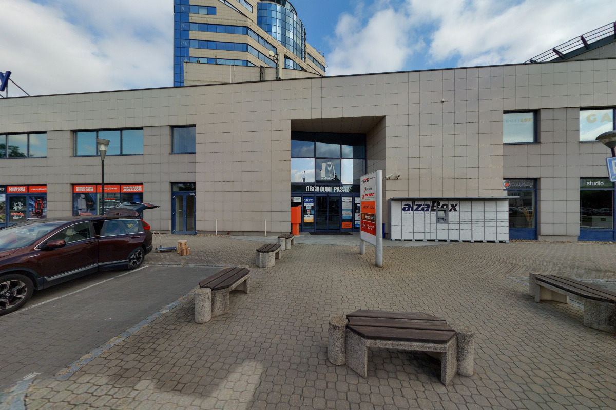 Dr. Max - výdejní box