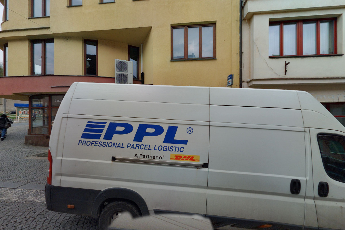 CrossCafe Plzeňská brána foto 4