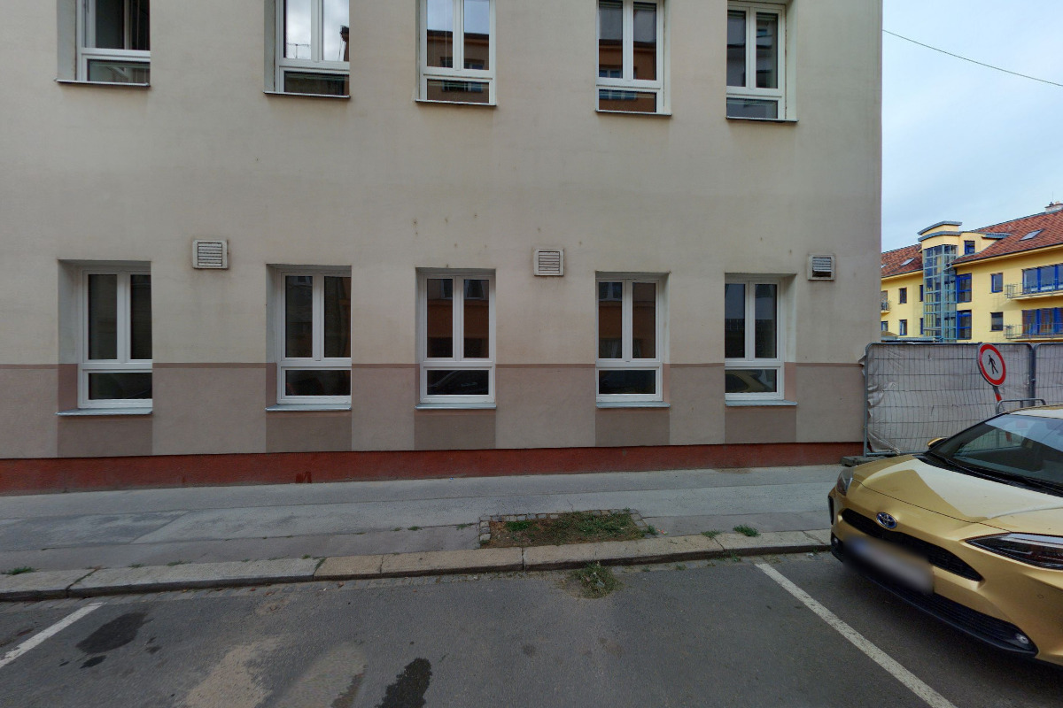 Gymnázium Brno, třída Kapitána Jaroše foto 3