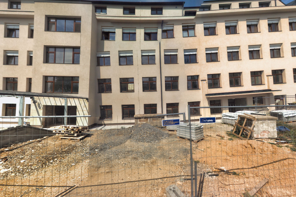 Refrakční a laserové centrum - Ústřední vojenská nemocnice Praha