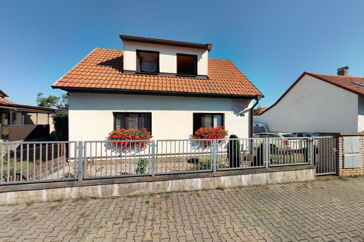 Kosmetika a nehty Farkačová