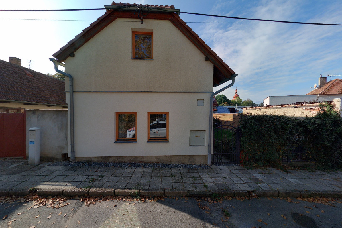 Mgr. Lenka Staňková