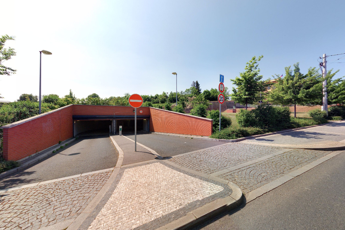 Garáže Prašný most