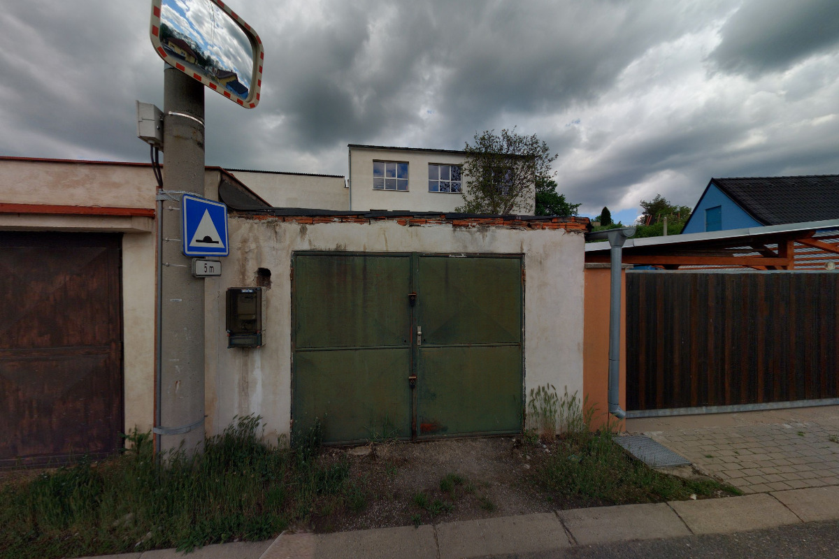 Mercedes servis Hostivice - Jiří Dospěl