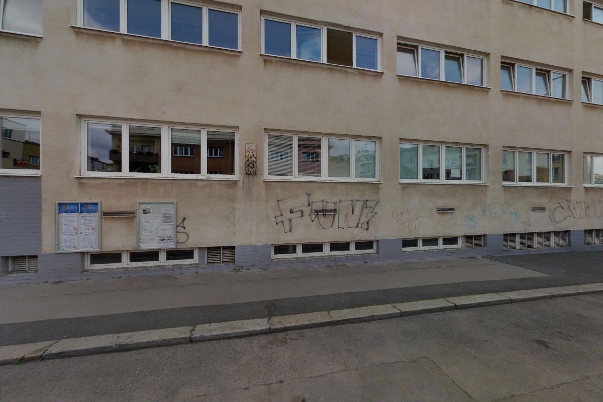 Ministerstvo vnitra - Oddělení pobytu cizinců Praha III foto 2