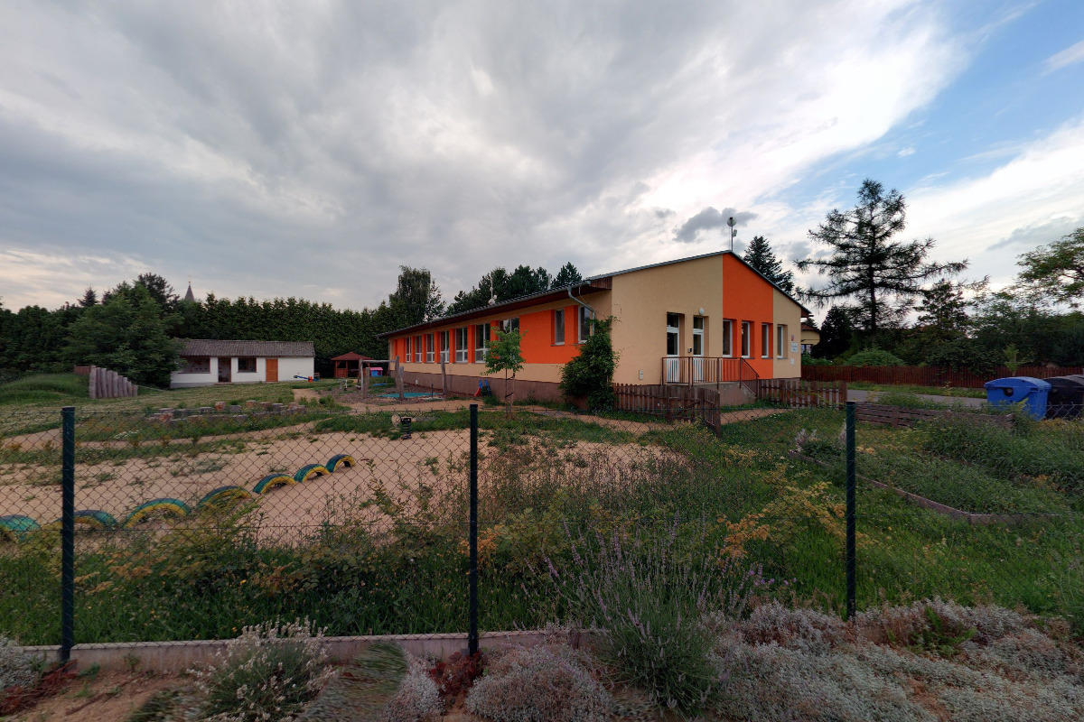 ZŠ a MŠ Zlatníky-Hodkovice