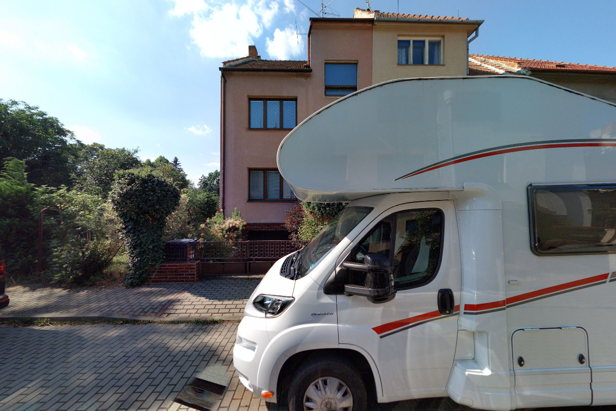 Compact Brno realitní kancelář foto 1