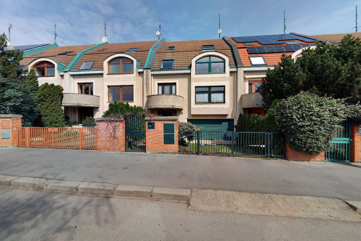 Mgr. Kateřina Velková, advokát