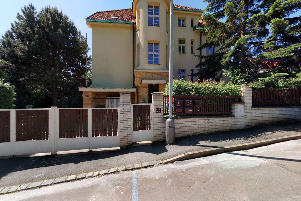 Barbara. Copywriter & Content Specialist