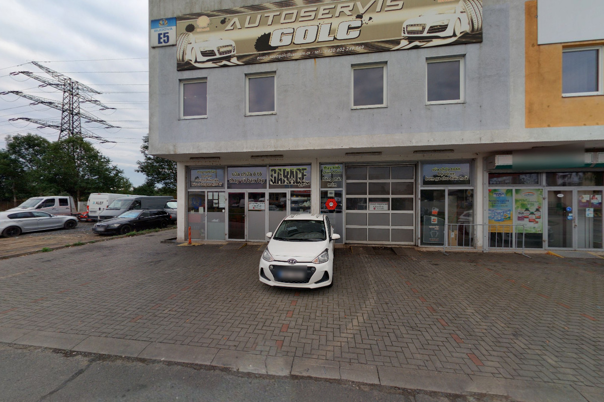 Quán Ngon Food and Coffee