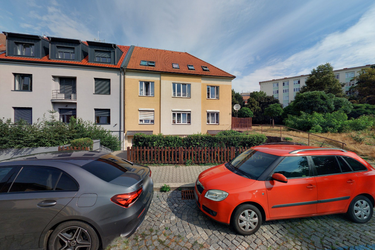 Hodinový manžel Jindřich Knápek