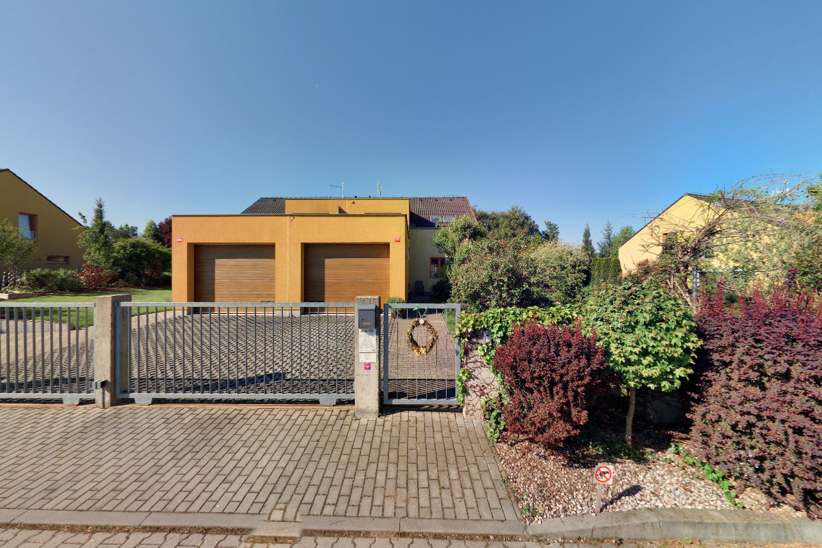 Lenka Kratochvílová