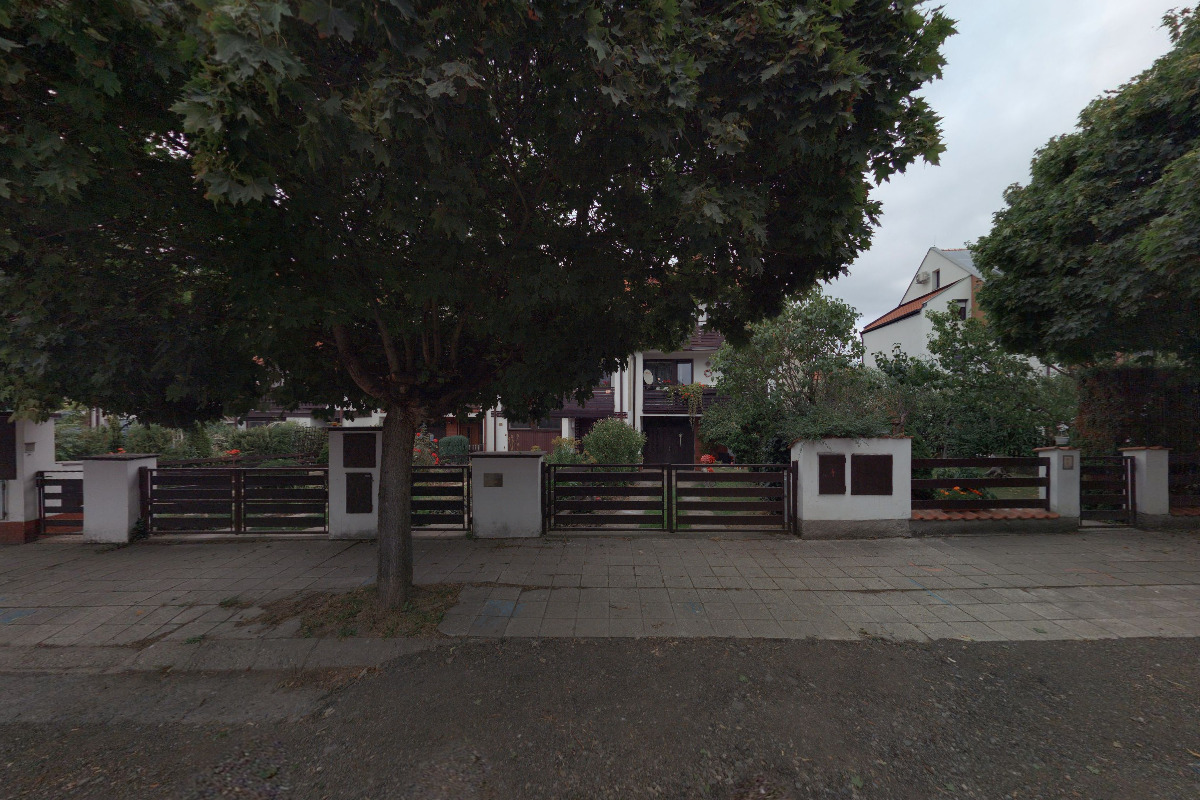 Marcela Krotilová - potahování knoflíků foto 2