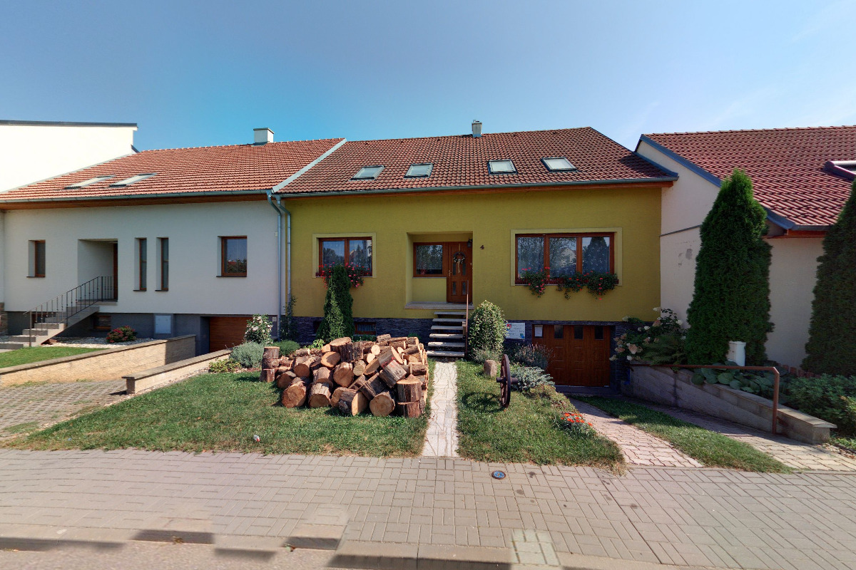 Šití krojů Helena Pazderková