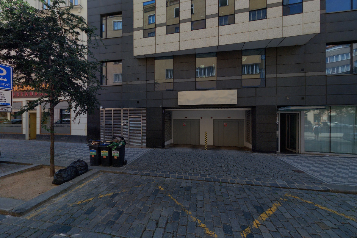 MR. PARKIT - Parking Palác Pyramida Londýnská 424/77 foto 2