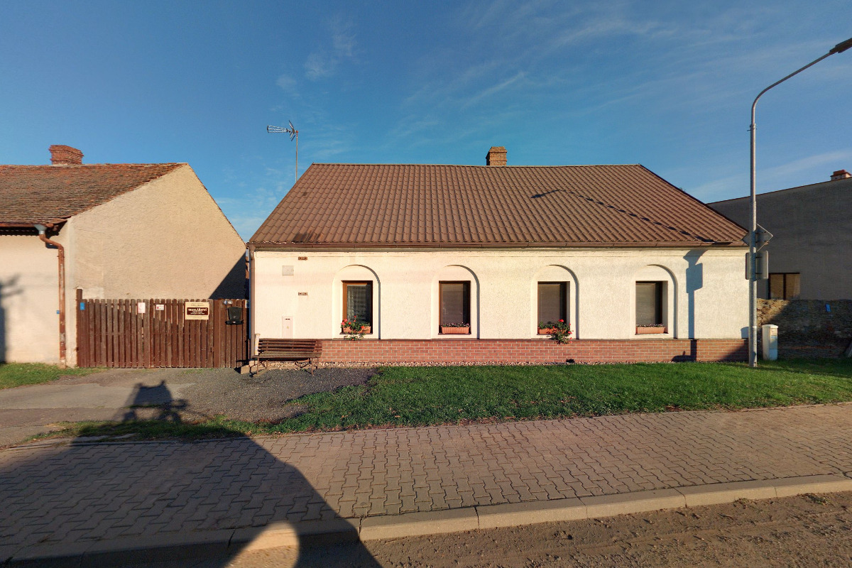 Tomáš Moravec - Zakázková výroba nábytku