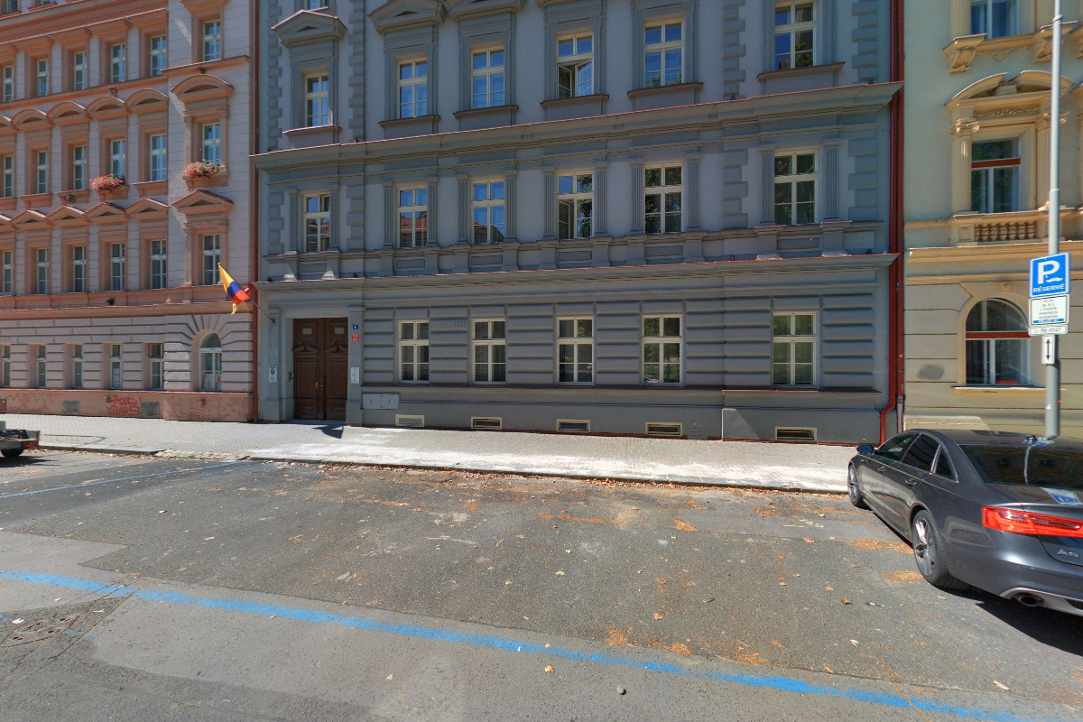 GLASS Holding s.r.o., Dental Karlín foto 2