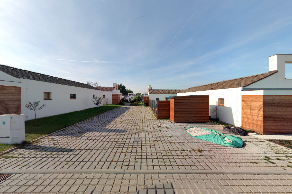 Prosluněný dům s výhledem na Pálavu