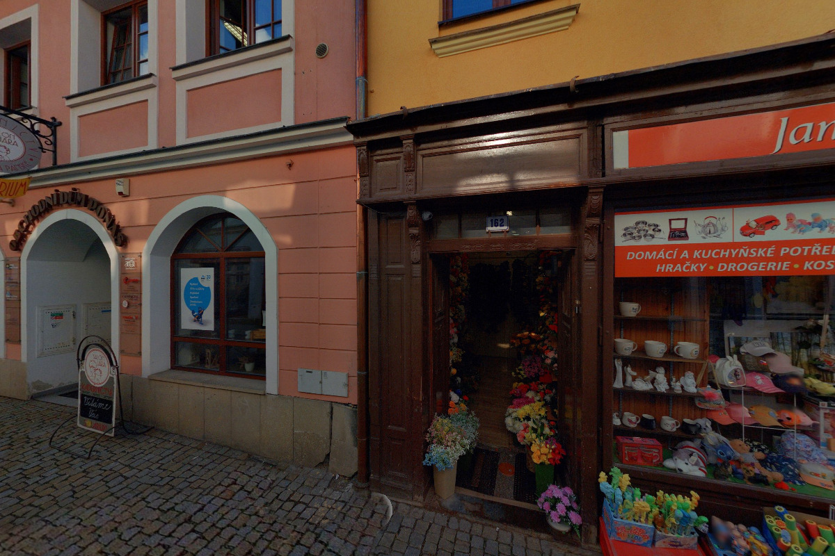 Jaroslava Vraspírová - solárium foto 2