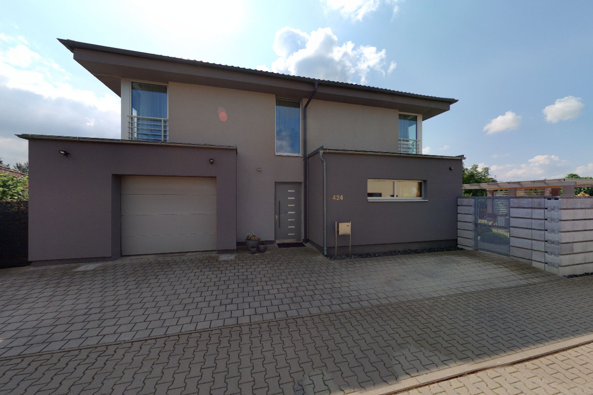 RJ Real Estate Advisors