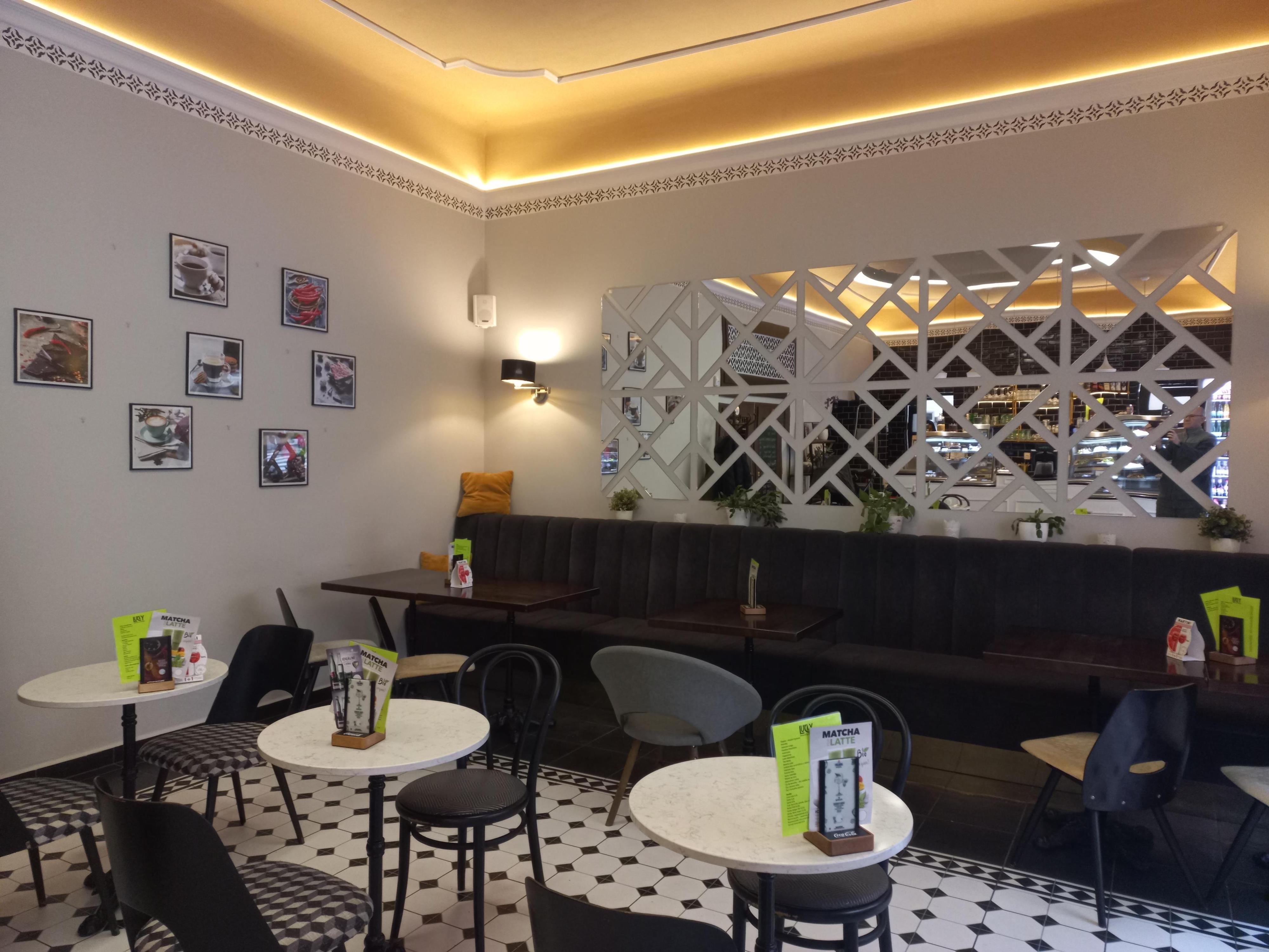 LUCKY WAVES - SNACK & COFFEE foto 6