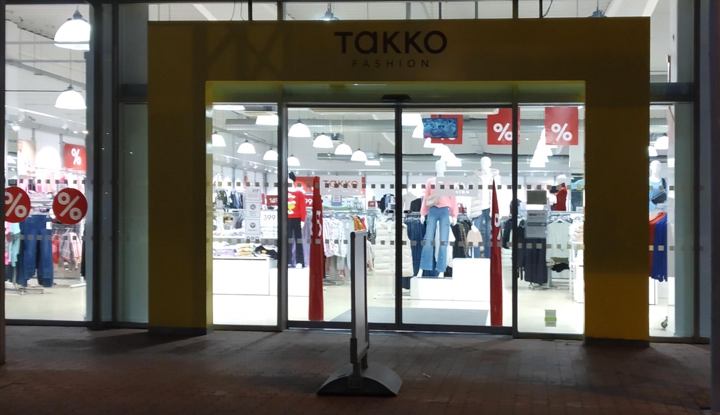 TAKKO FASHION foto 2