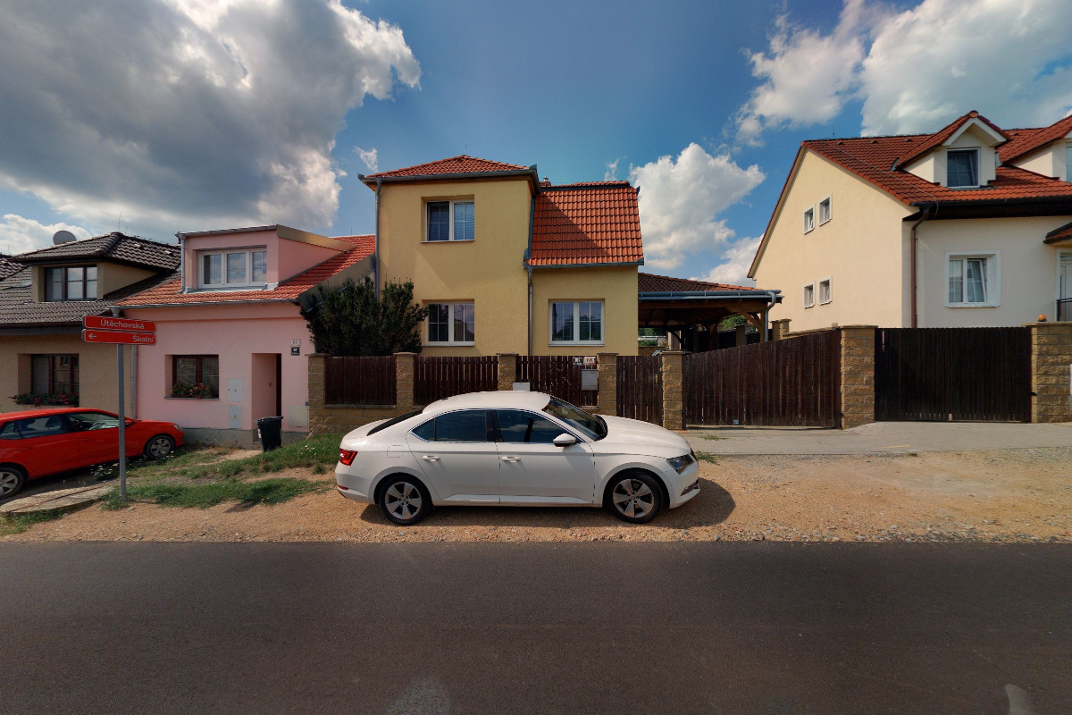 PhDr. Ivana Zahradníková