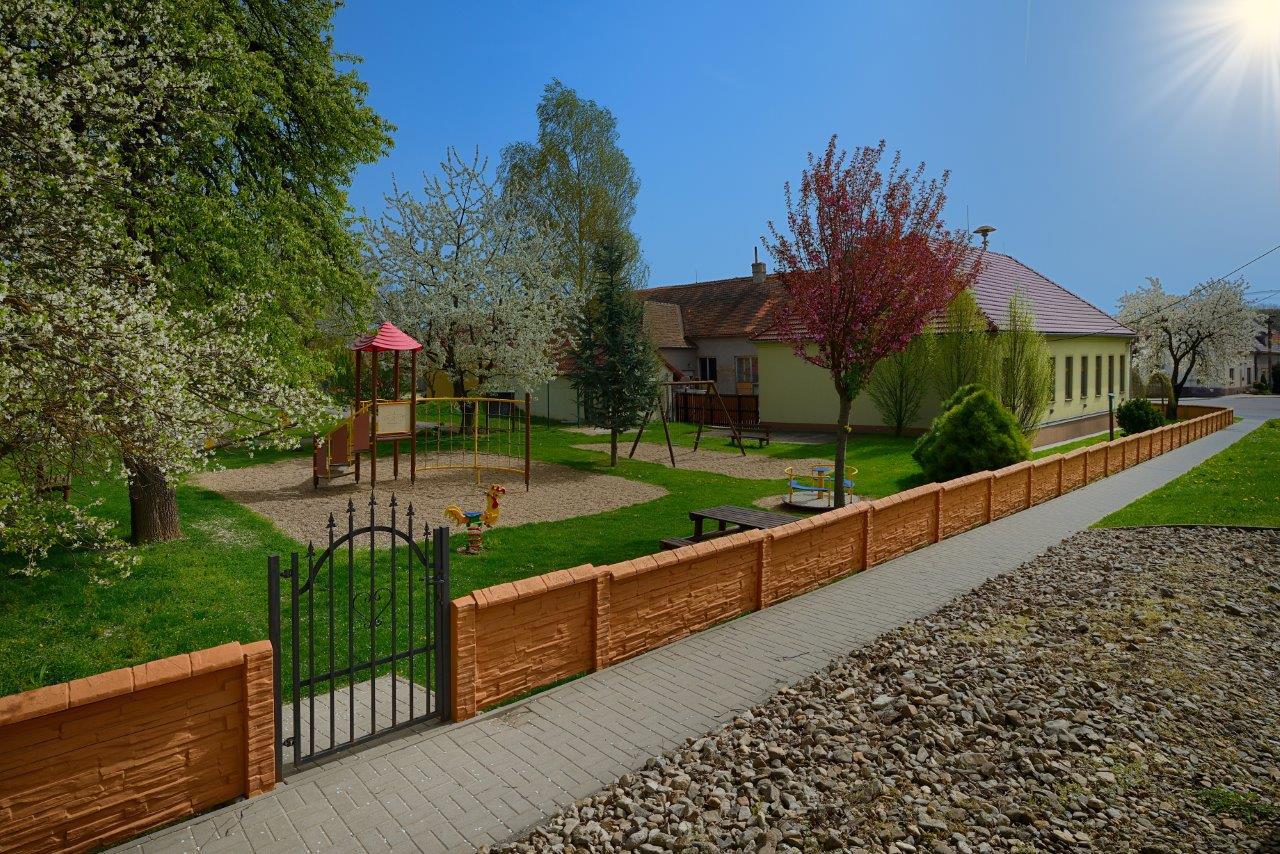 Místní knihovna Dobřínsko foto 3