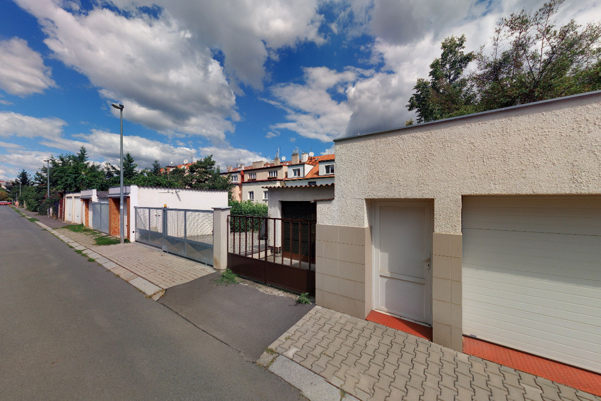 Farma V30 Heřmanice - výdejní místo