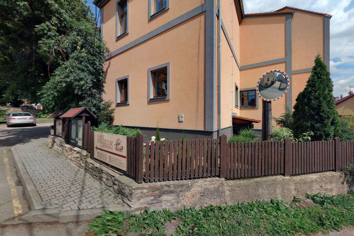 Obecní knihovna Kondrac foto 2