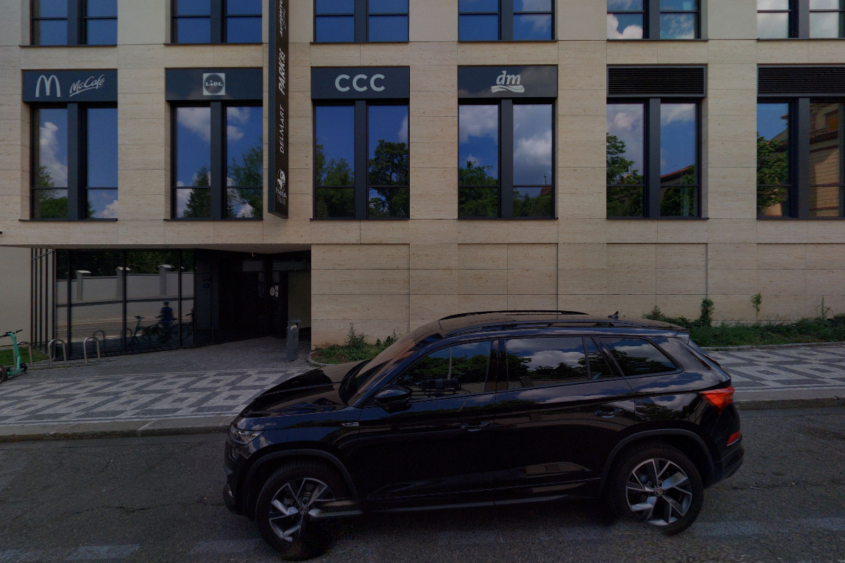 DELMART OC Stromovka