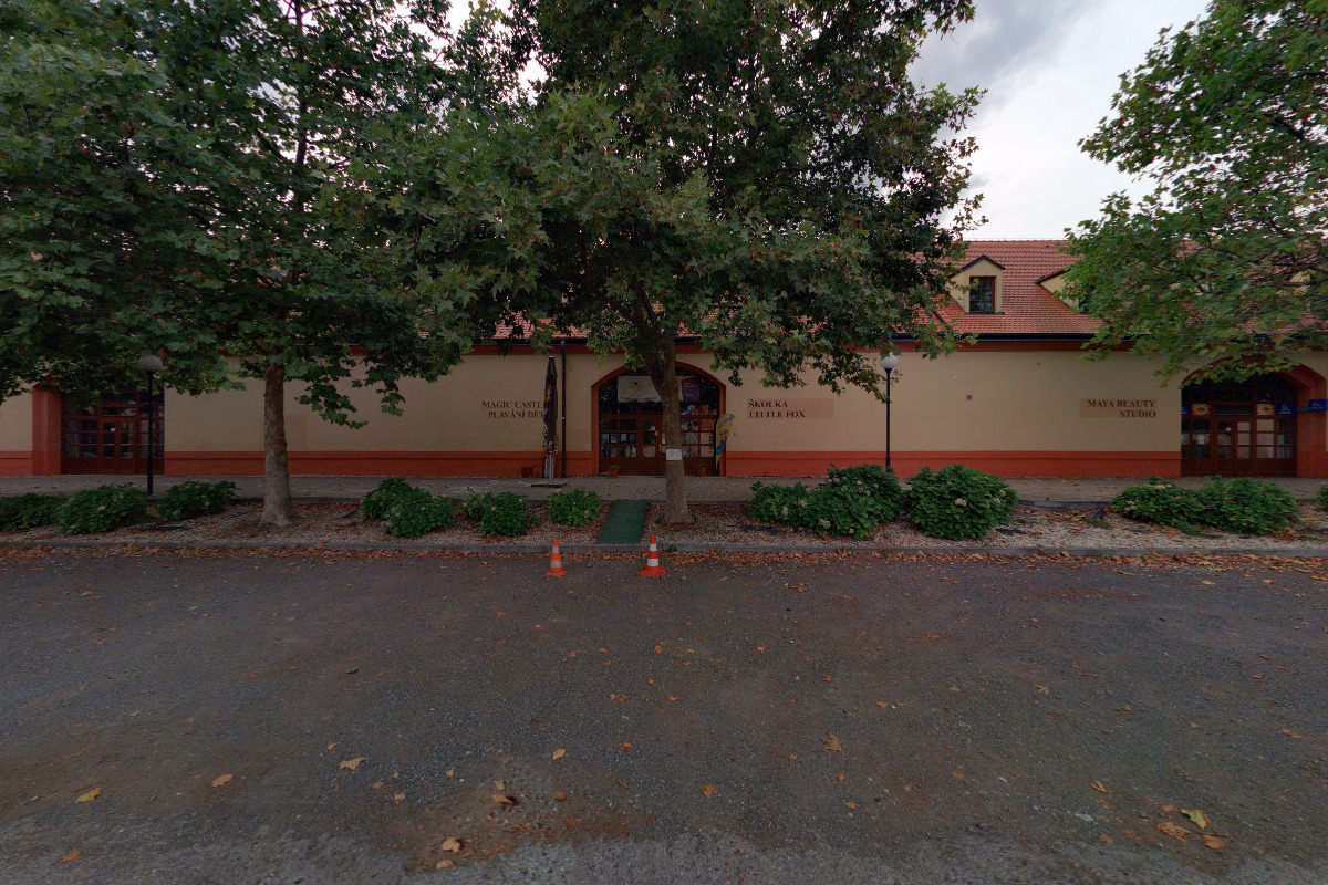 Krytý bazén - Centrum dětského plavání MAGIC CASTLE KUNRATICE