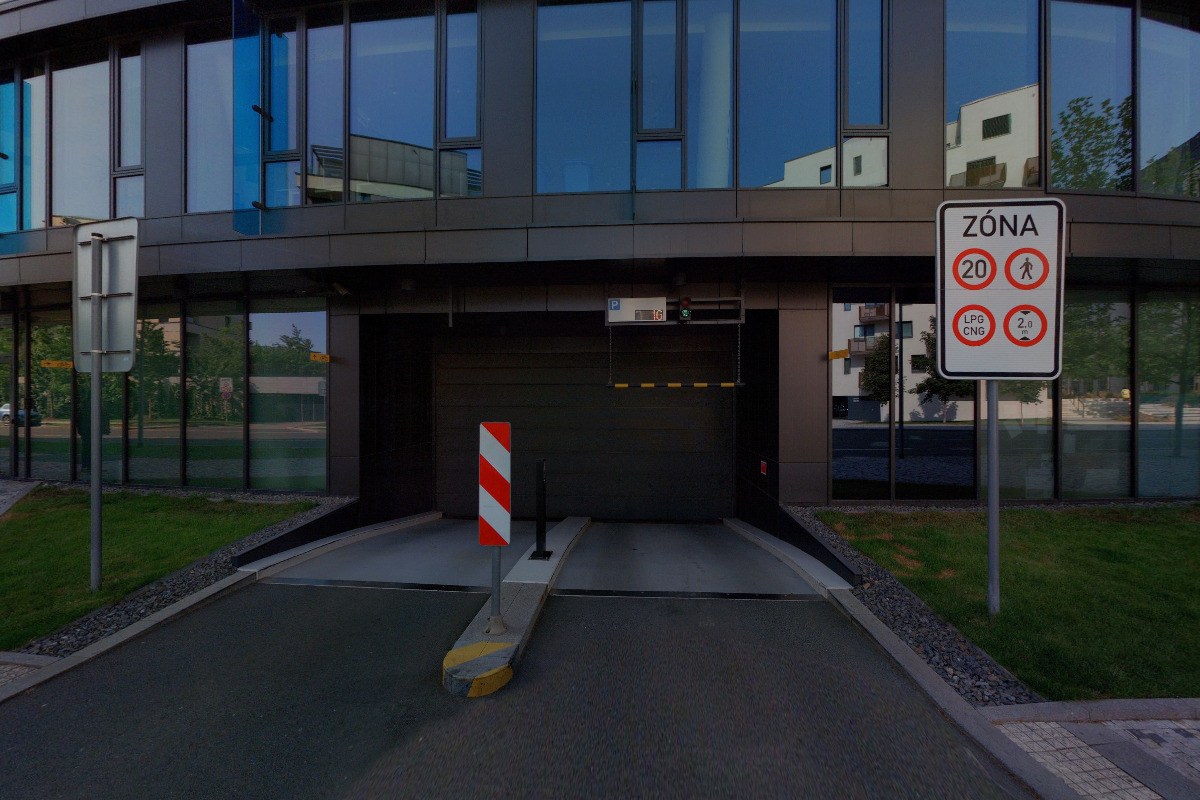 MR.PARKIT - Parking Aviatica - Kačírkova foto 2