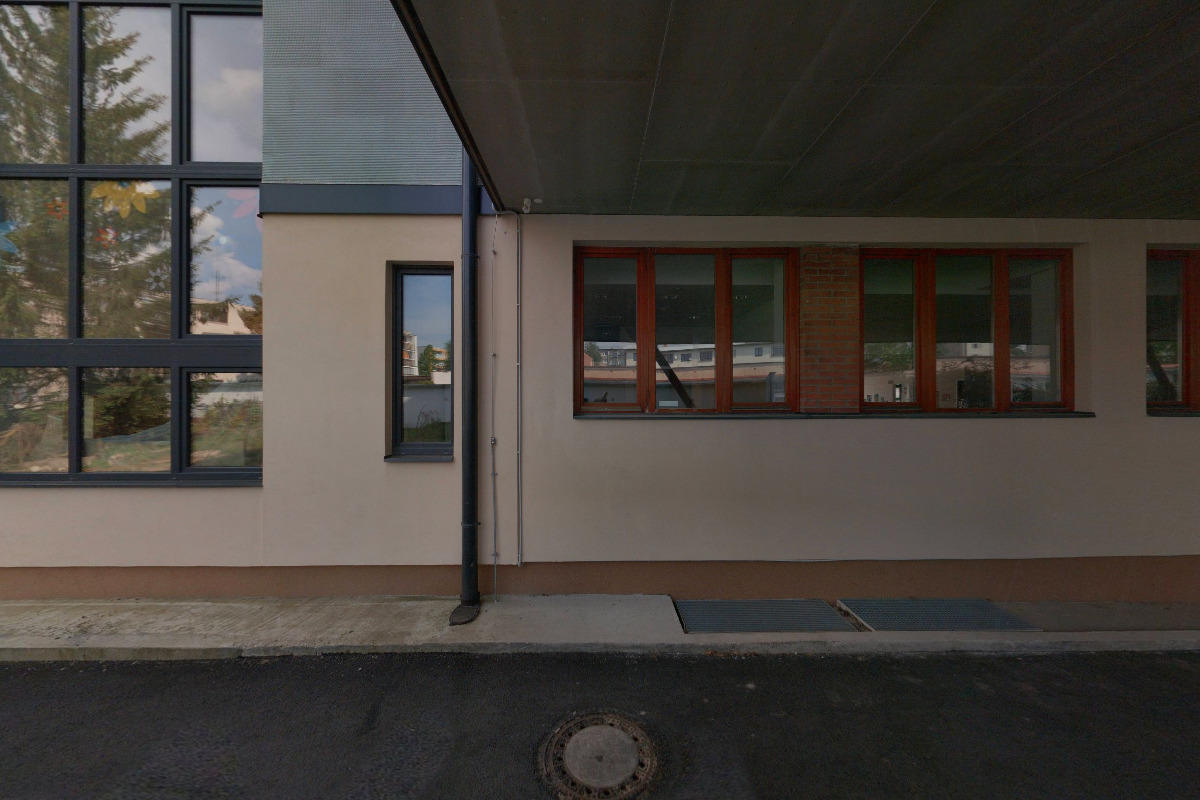 ZŠ Kamenice, Ringhofferova