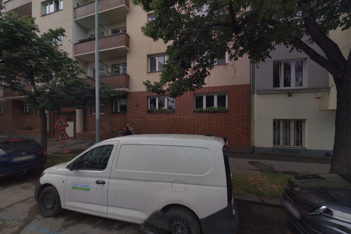 RAJEK.CZ - stínící a vratová technika foto 5