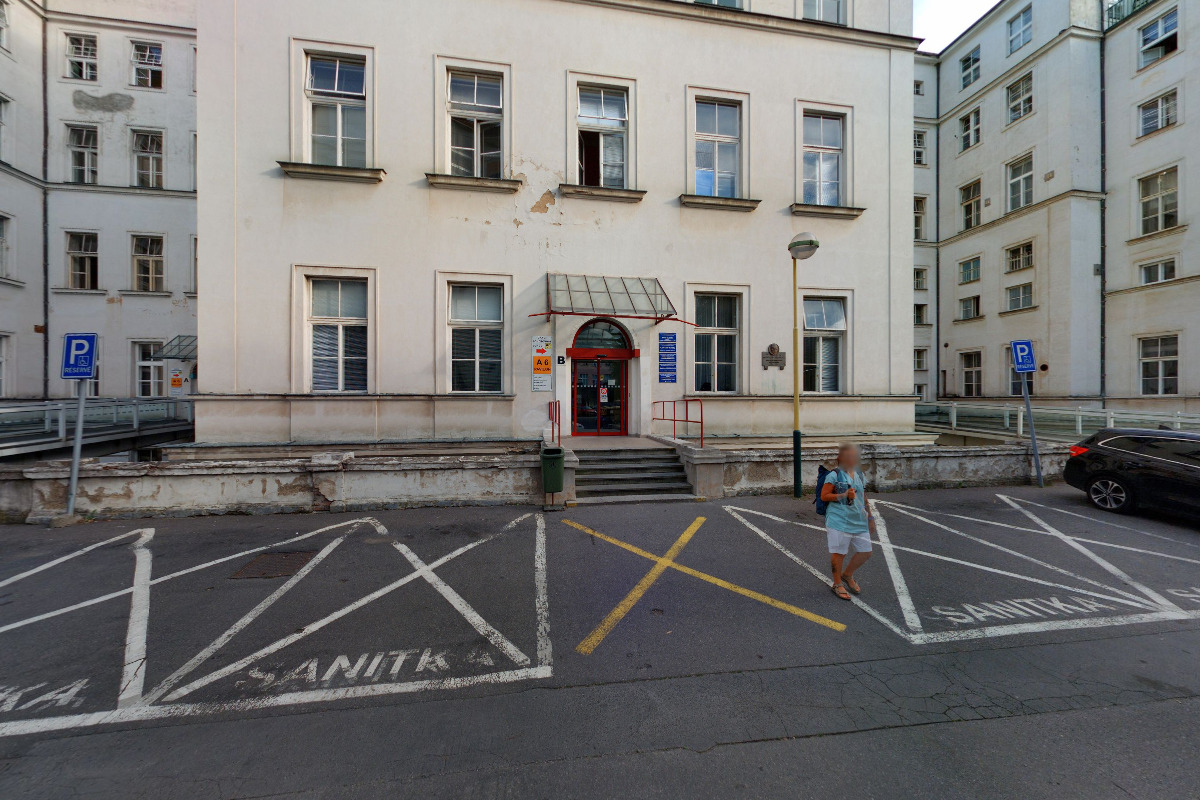 Oční klinika 1. LF UK a VFN foto 3