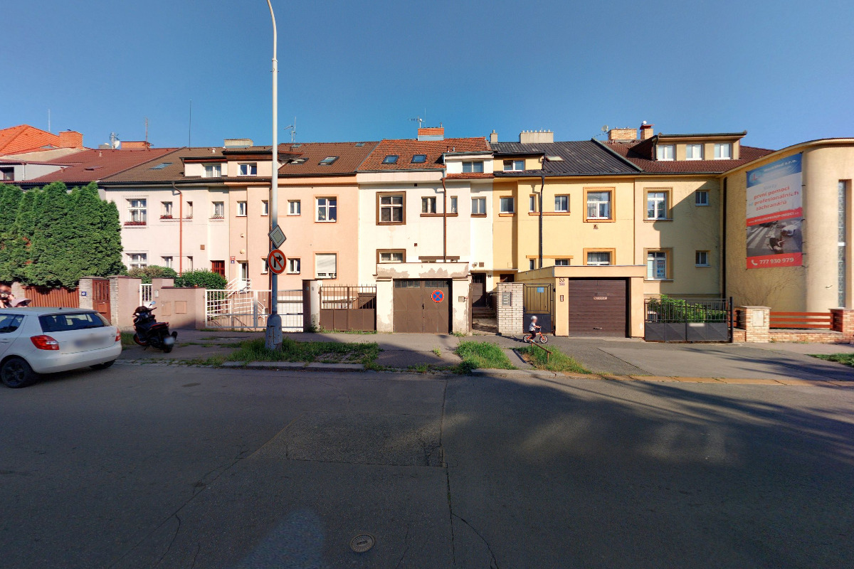 BUSINESS LEASE, s.r.o.