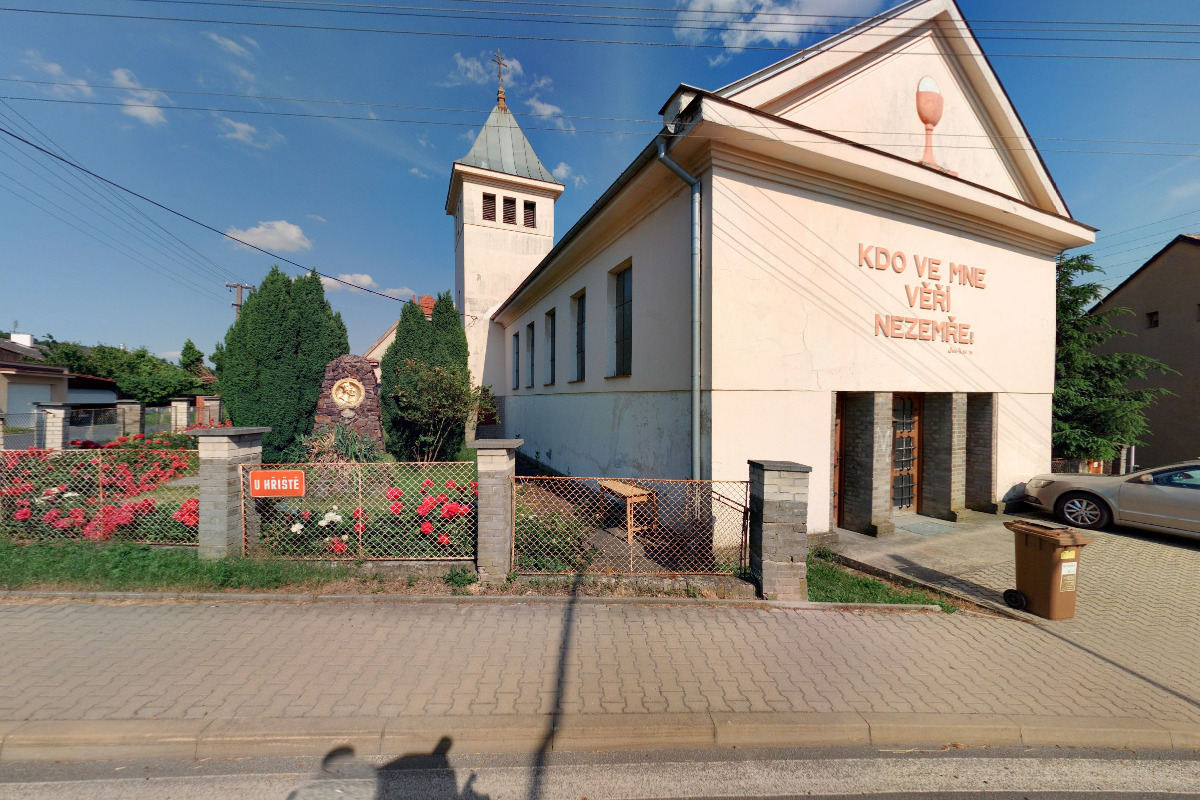 Náboženská obec Církve československé husitské v Tuchoměřicích II