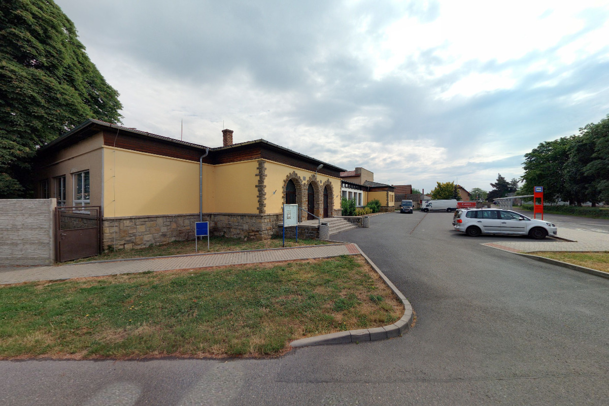 Kulturní dům Jirny foto 3