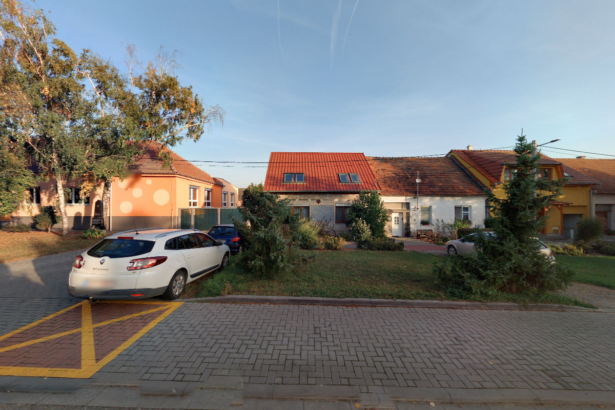 Lenka Karpíšková - jazykové korektury