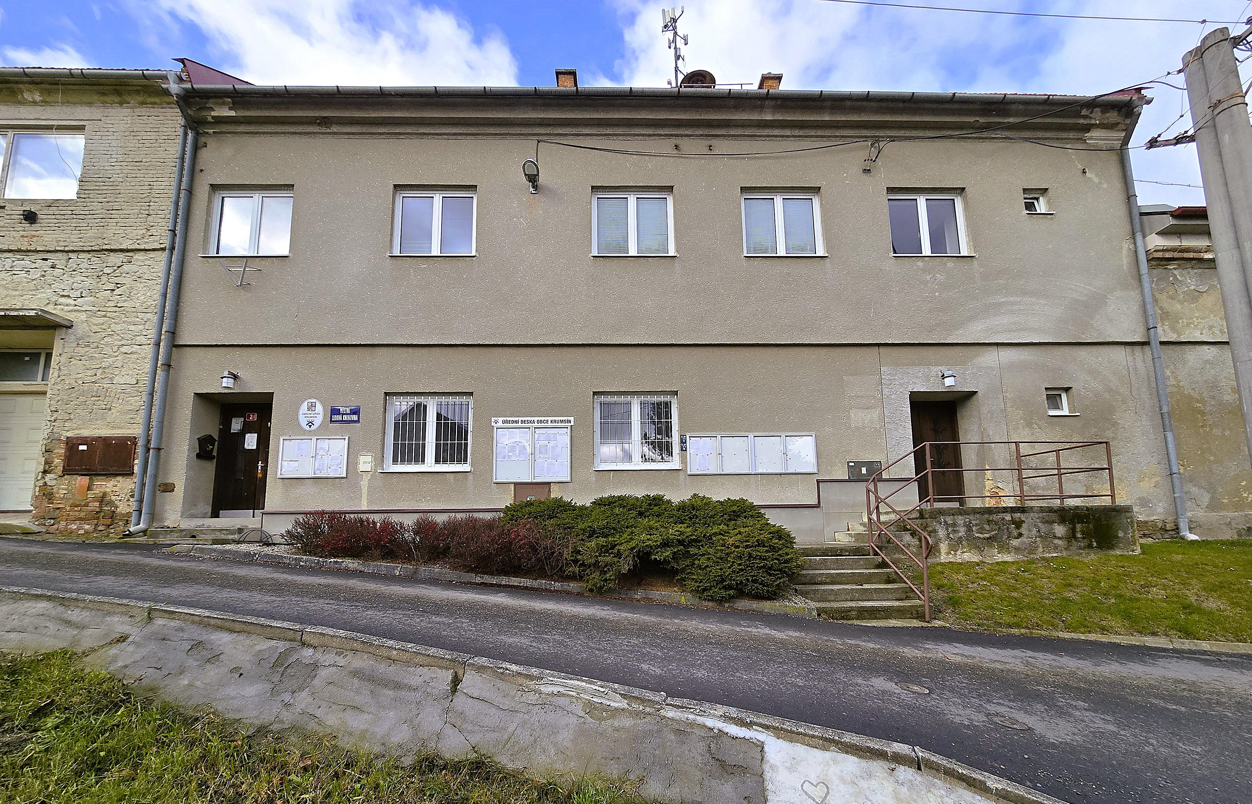 Krumsín - obecní úřad foto 4
